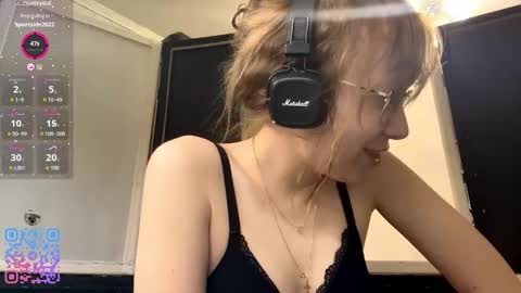 Snapshot of alanehadaller chatting on 09.25.25 Stella online show from 09.25.25