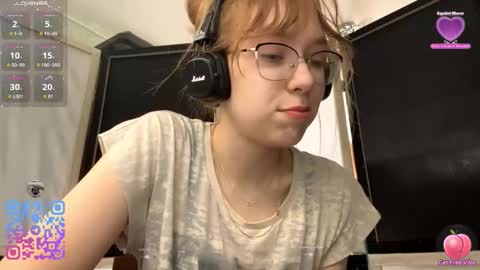Snapshot of alanehadaller chatting on 09.26.25 Stella online show from 09.26.25