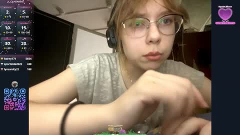 Snapshot of alanehadaller chatting on 09.27.25 Stella online show from 09.27.25