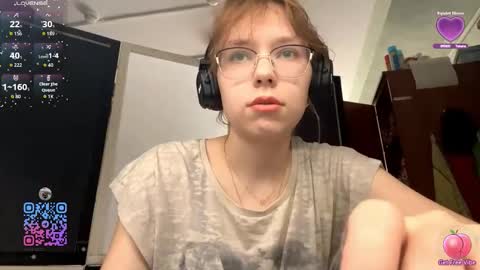 Snapshot of alanehadaller chatting on 09.28.25 Stella online show from 09.28.25