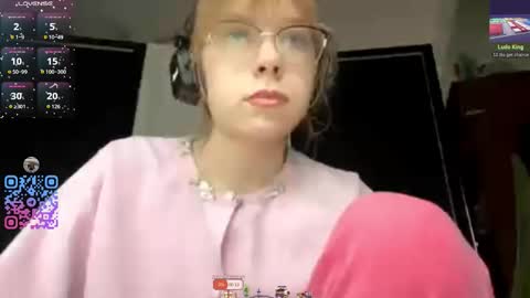 Snapshot of alanehadaller chatting on 10.05.25 Stella online show from 10.05.25