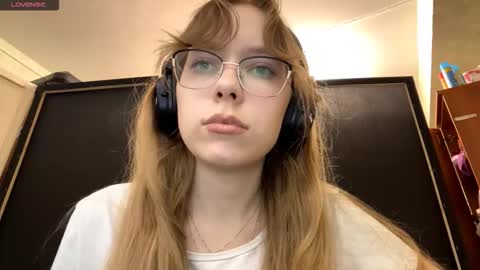 Snapshot of alanehadaller chatting on 10.13.25 Stella online show from 10.13.25