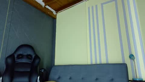 Snapshot of alanferrer chatting on 04.25.26 Alan Ferrer online show from 04.25.26