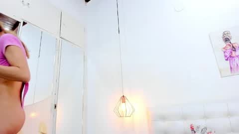 Snapshot of alanna_miaw chatting on 04.21.26 alanna_miaw online show from 04.21.26