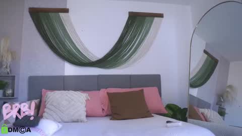 Snapshot of alannathomson chatting on 02.16.25 alannathomson online show from 02.16.25