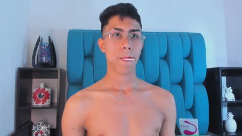 Snapshot of alannaughty_ chatting on 12.27.24 alannaughty_ online show from 12.27.24