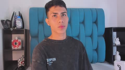 Snapshot of alannaughty_ chatting on 12.31.24 alannaughty_ online show from 12.31.24