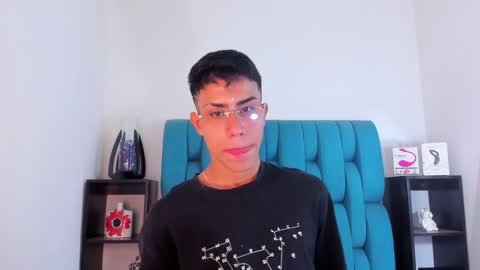 Snapshot of alannaughty_ chatting on 01.19.25 alannaughty_ online show from 01.19.25