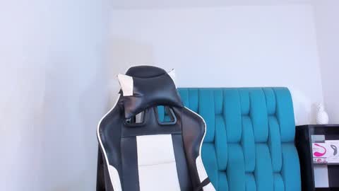 Snapshot of alannaughty_ chatting on 03.06.25 alannaughty_ online show from 03.06.25