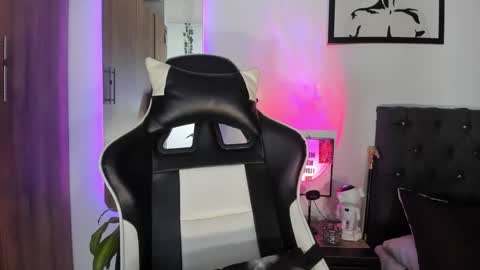 alannaughty_ online show from 01.10.26