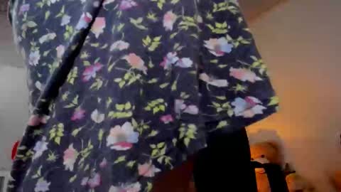 Snapshot of alaska_colors chatting on 04.22.26 Caro online show from 04.22.26