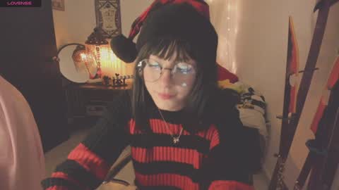 Snapshot of alaskagrace chatting on 12.03.24 Alaska Grace online show from 12.03.24