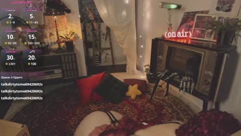 Snapshot of alaskagrace chatting on 12.31.24 Alaska Grace online show from 12.31.24