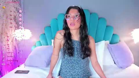 Alassia Hocthner online show from 09.11.25