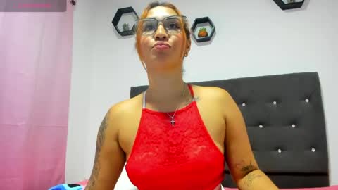 Snapshot of alba_grey chatting on 05.15.26 alba online show from 05.15.26