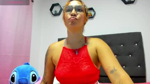 Snapshot of alba_grey chatting on 05.15.26 alba online show from 05.15.26