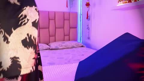 albaandthayron online show from 10.15.25