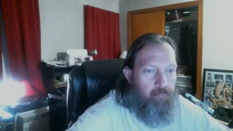 Snapshot of alberik2316 chatting on 04.18.26 Alberik online show from 04.18.26