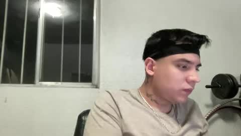 Snapshot of albertoarenas16 chatting on 04.17.26 albertoarenas16 online show from 04.17.26