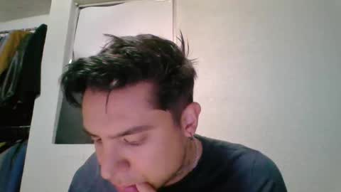 Snapshot of albertoarenas16 chatting on 05.08.26 albertoarenas16 online show from 05.08.26