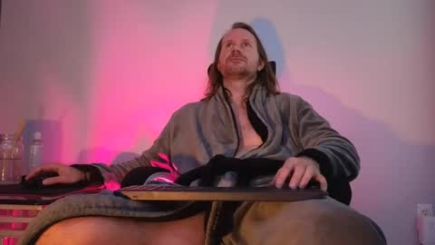 Snapshot of albinoadonis chatting on 09.30.25 albinoadonis online show from 09.30.25