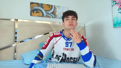 Snapshot of alec_rogue chatting on 11.23.25 alec online show from 11.23.25