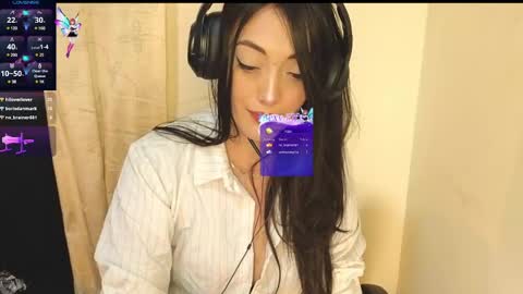 Snapshot of aleja20_ chatting on 12.21.24 joha online show from 12.21.24