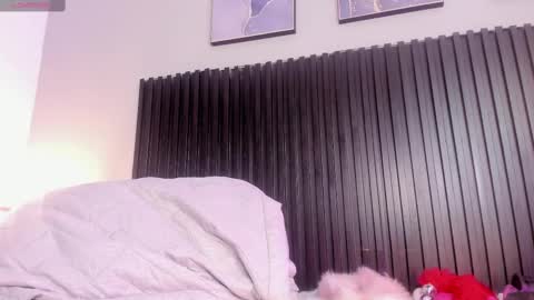 Snapshot of aleja__slav3 chatting on 02.22.25 aleja__slav3 online show from 02.22.25
