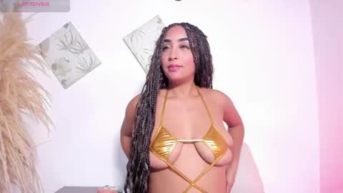 Snapshot of alejaa_queen chatting on 09.18.25 aleja online show from 09.18.25
