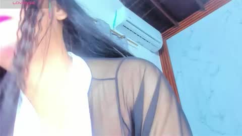 Snapshot of alejaa_queen chatting on 10.20.25 aleja online show from 10.20.25