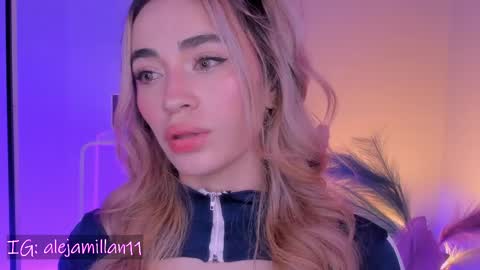 Snapshot of alejamillan1 chatting on 04.30.26 night GTM -5 online show from 04.30.26
