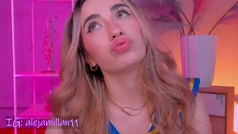 Snapshot of alejamillan1 chatting on 05.28.26 night GTM -5 online show from 05.28.26