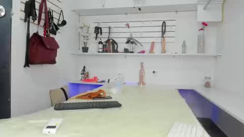 Snapshot of alejandra_dunn chatting on 09.25.25 Alejandra online show from 09.25.25