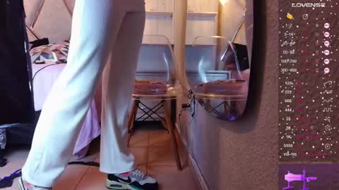 Snapshot of alejandra_martinss chatting on 02.26.25 alejandra martins online show from 02.26.25