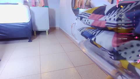 Snapshot of alejandra_martinss chatting on 10.27.25 alejandra martins online show from 10.27.25