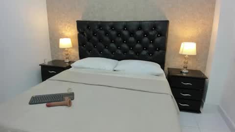 Alejandra Tellez online show from 11.04.25