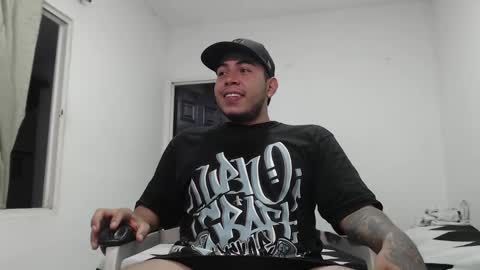 Snapshot of alejandrocock23 chatting on 03.08.25 alejandrocock online show from 03.08.25