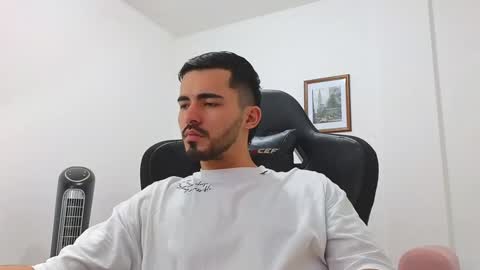 alejandroo_7 online show from 01.07.25