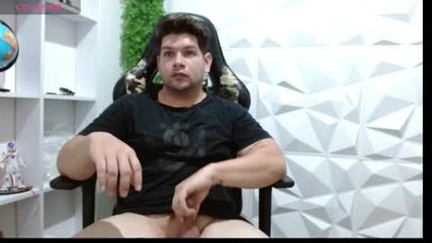 Snapshot of alejandrothompson chatting on 12.05.24 alejandro online show from 12.05.24