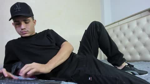 alejo_gray1 online show from 11.07.25