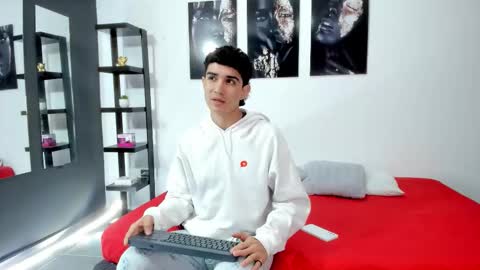 alejo_gray1 online show from 02.24.26