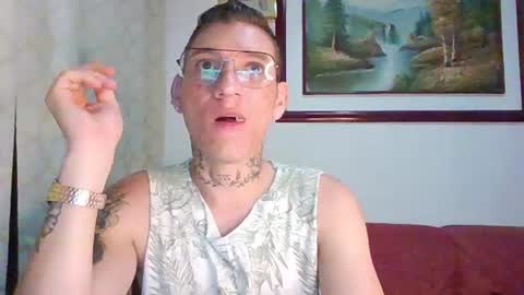 Snapshot of alejo_ken807856 chatting on 07.09.26 alejo online show from 07.09.26