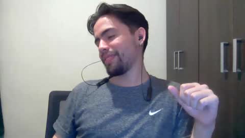 Snapshot of alejo_shy chatting on 12.18.24 alejo_shy online show from 12.18.24