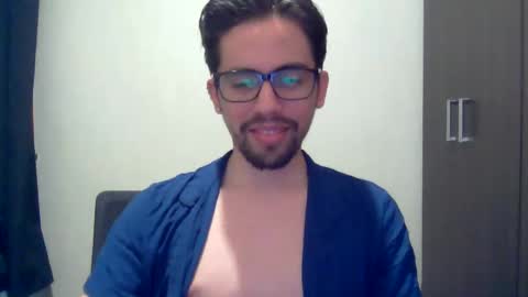 Snapshot of alejo_shy chatting on 01.03.25 alejo_shy online show from 01.03.25