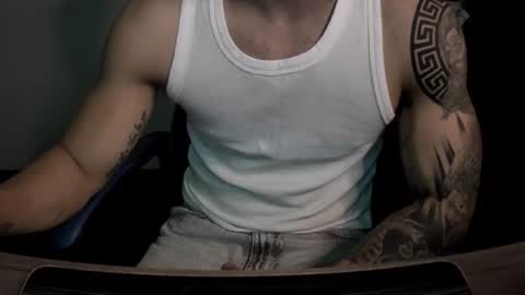 Snapshot of alejoduarte16 chatting on 11.19.25 alejoduarte16 online show from 11.19.25