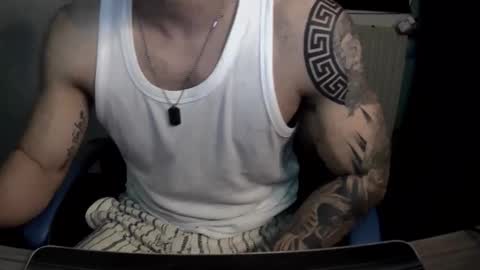 Snapshot of alejoduarte16 chatting on 11.30.25 alejoduarte16 online show from 11.30.25