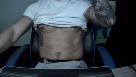 Snapshot of alejoduarte16 chatting on 12.04.25 alejoduarte16 online show from 12.04.25