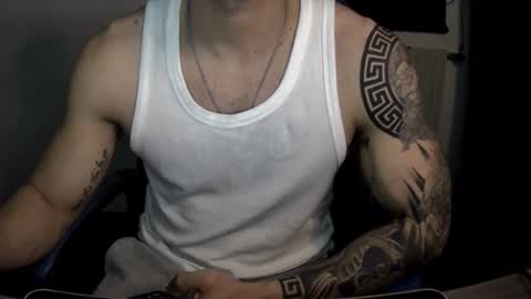 Snapshot of alejoduarte16 chatting on 12.17.25 alejoduarte16 online show from 12.17.25