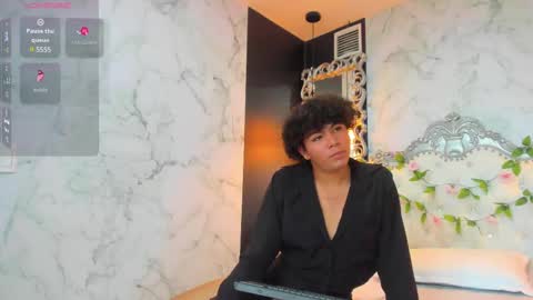 Snapshot of alejofoxx18 chatting on 02.05.25 Alejandro or Alejo online show from 02.05.25