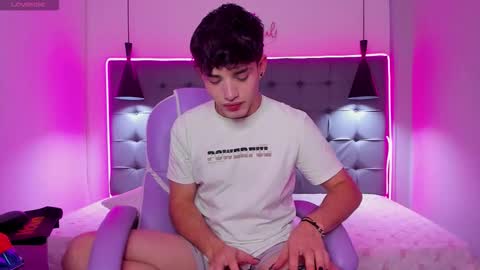 ALejoo Saenz online show from 12.15.25